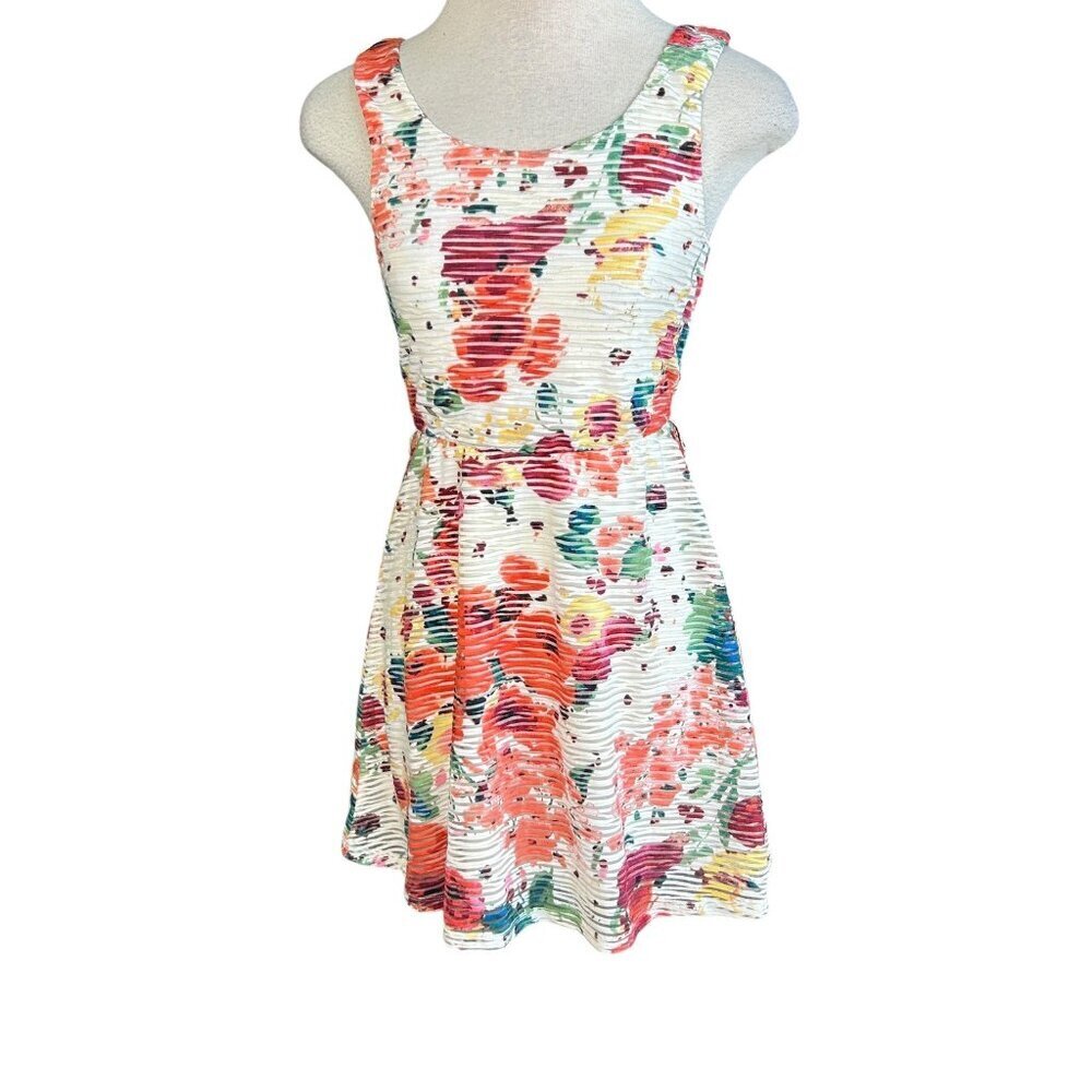 Three Pink Hearts Trixxi Skater Dress Floral Mini V Neck Size Small